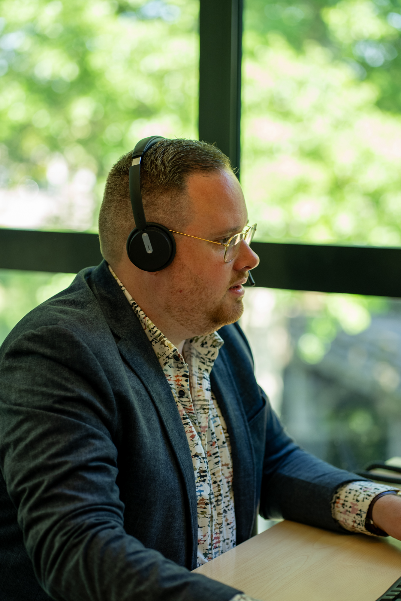 Vriendelijke Spiredesk helpdesk medewerker